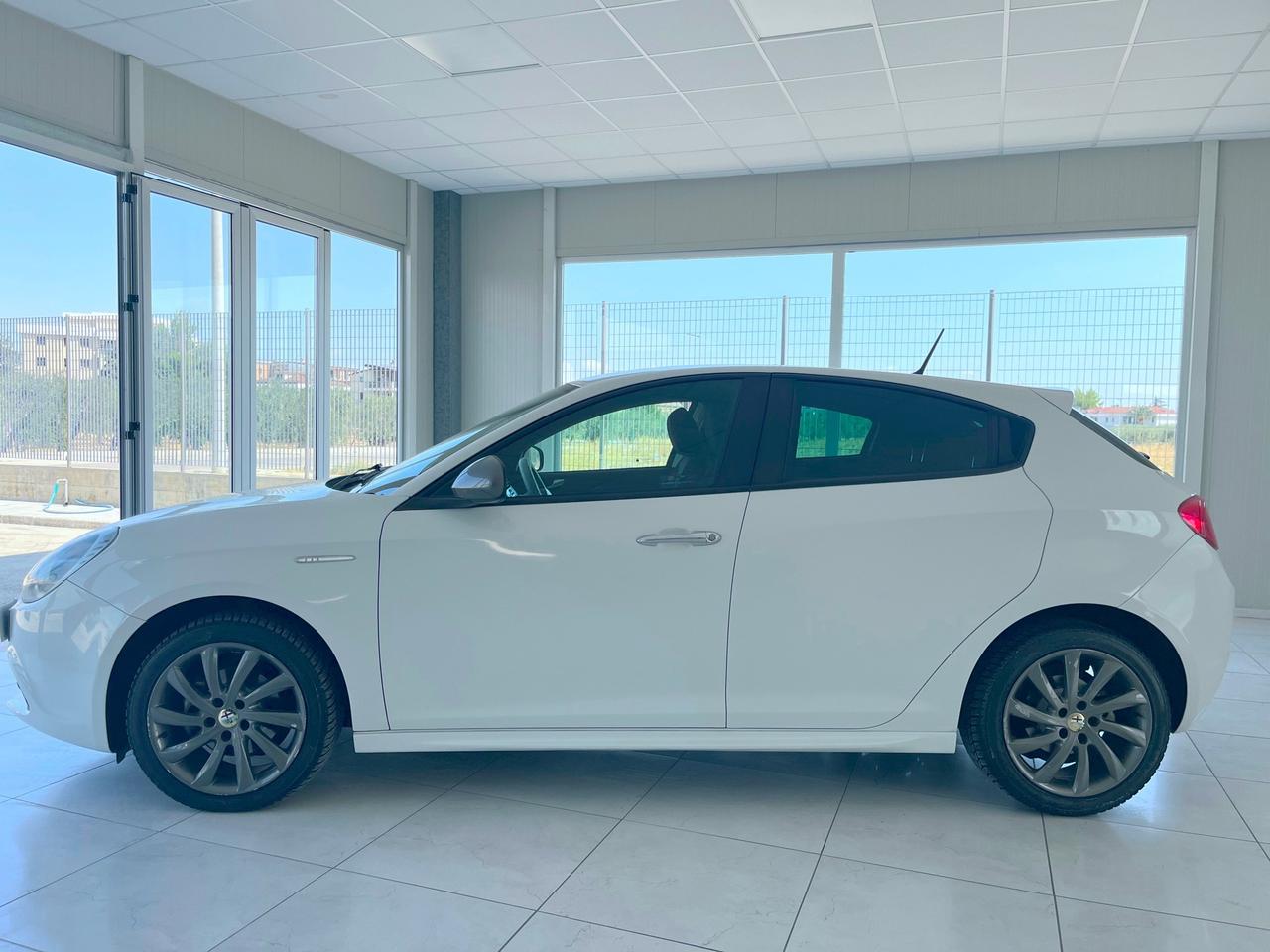 Alfa Romeo Giulietta 1.6 JTDm-2 105 CV MODELLO “VELOCE”