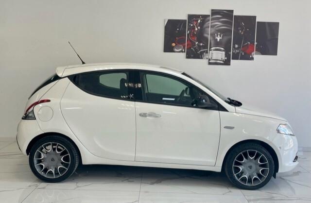 Lancia Ypsilon 1.2 69 CV 5 porte Gold