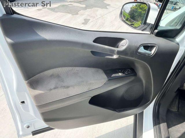 FORD Tourneo Courier 1.5 tdci 75cv PLUS Autovettura 5 posti - GD978TJ