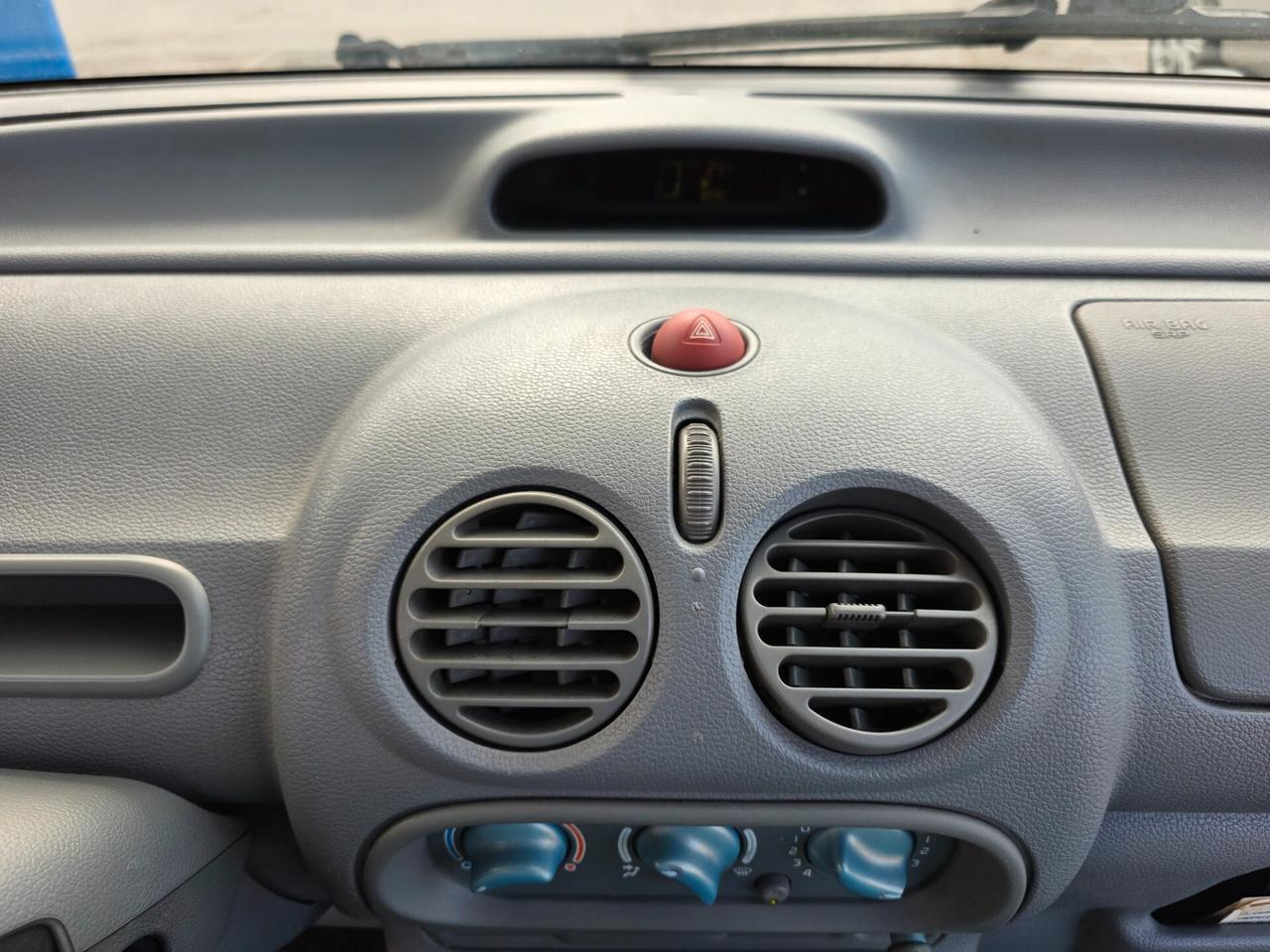 Renault Twingo 1.2i catbcon 254.000km Clima Abs Servosterzo