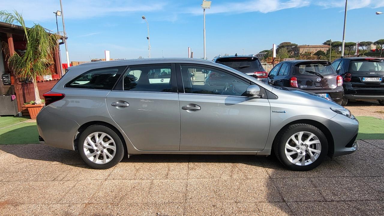 Toyota Auris Touring Sports 1.8 Hybrid Lounge