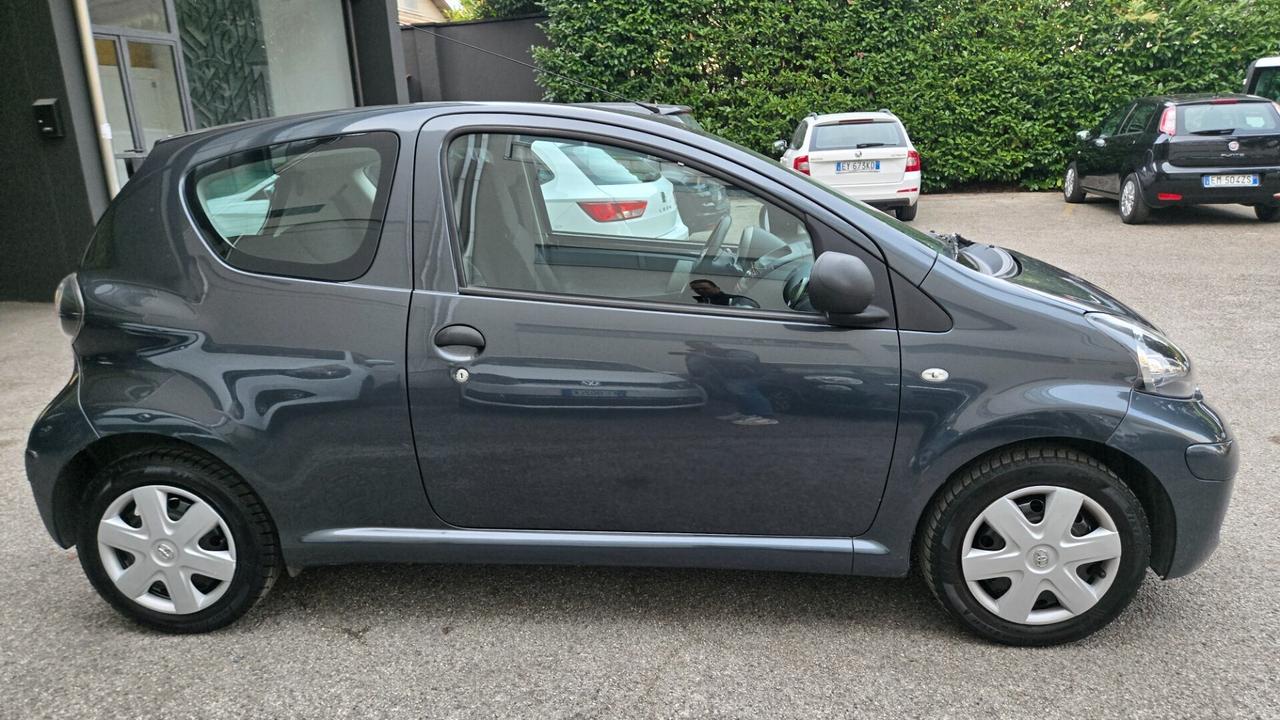 Toyota Aygo 1.0 12V VVT-i 3 porte Now Connect