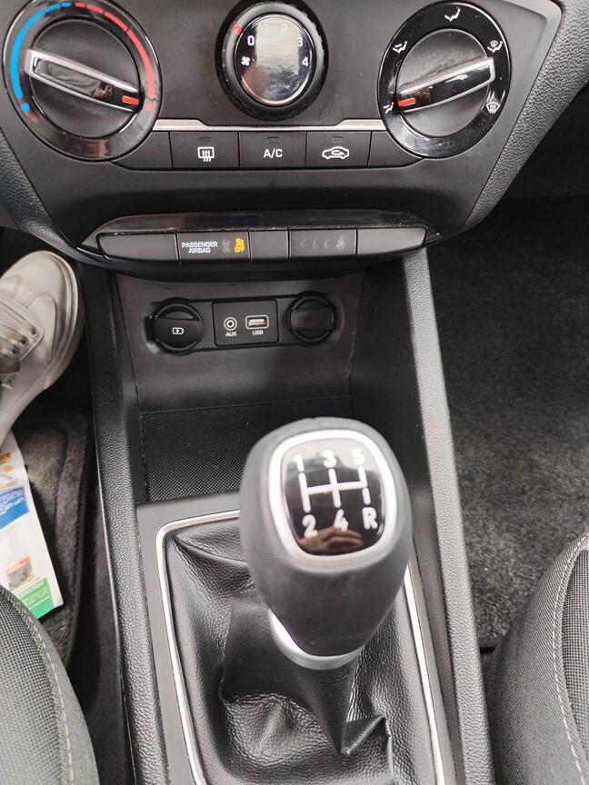 Hyundai i20 1.2 5 porte Connectline 81000km 6/2019 tagliandata