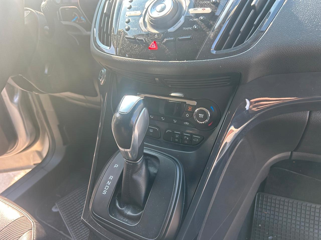 Ford Kuga 2.0 TDCI 140 CV 4WD Powershift Titanium