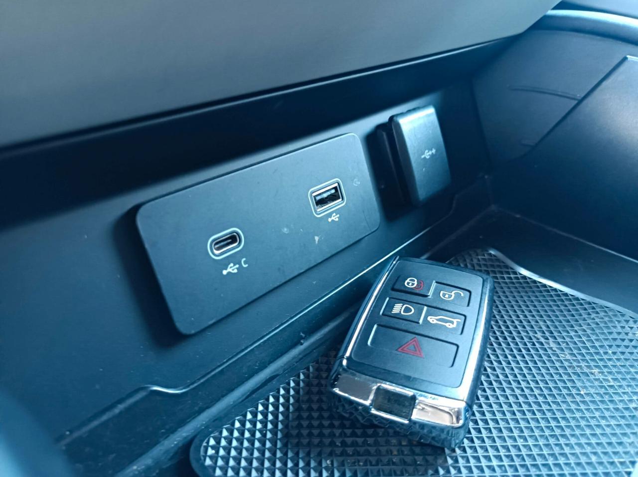 Land Rover Defender 110 3.0D I6 250 CV AWD Auto X-Dynamic HSE