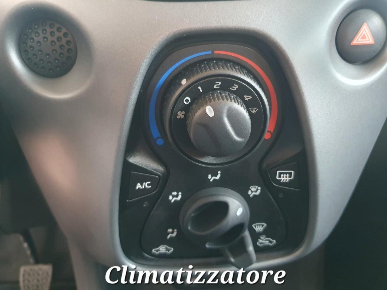 Toyota Aygo 1.0 VVT-i 72 CV 5 porte x-cool