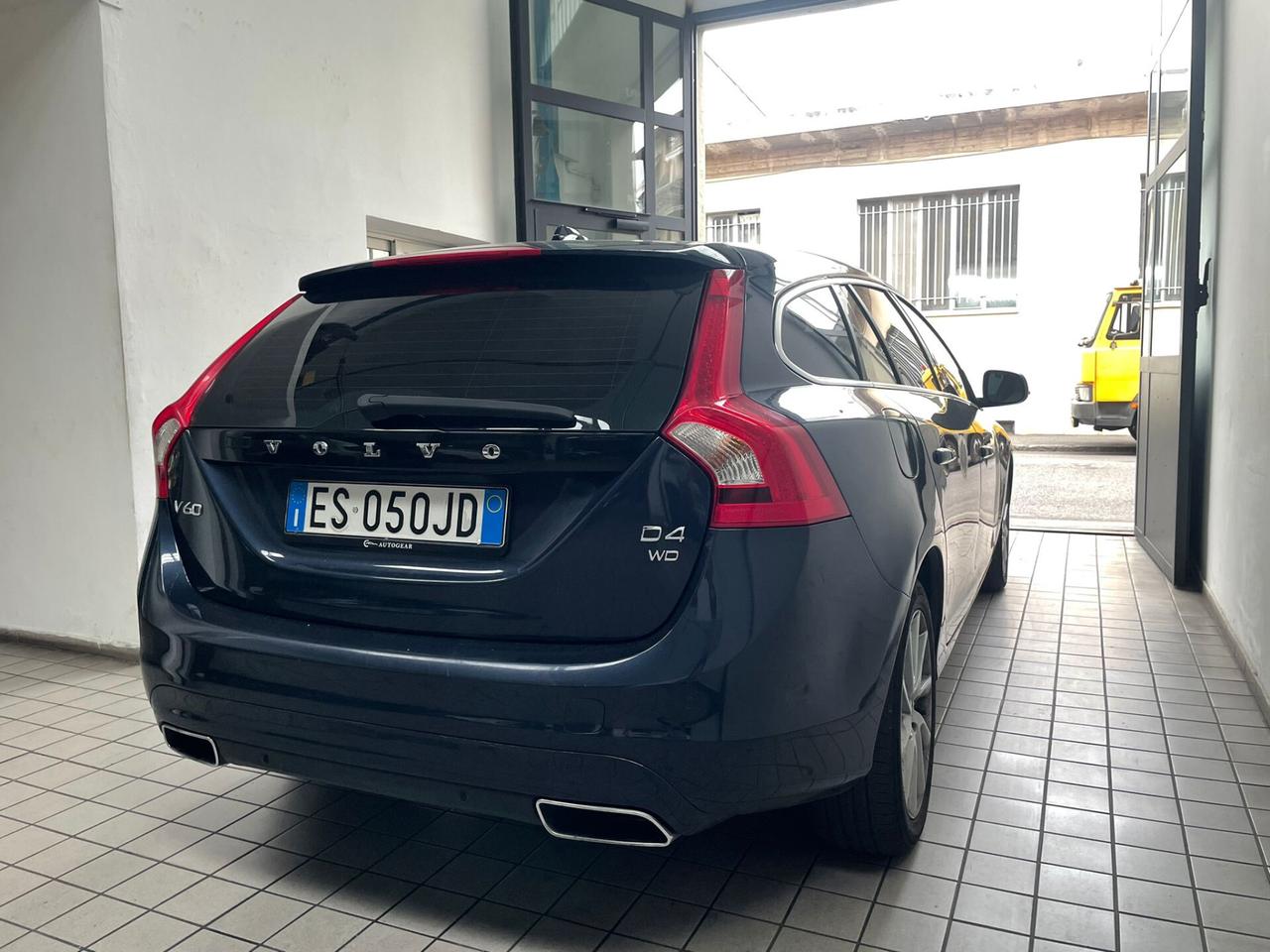 Volvo V60 D4 Geartronic Kinetic