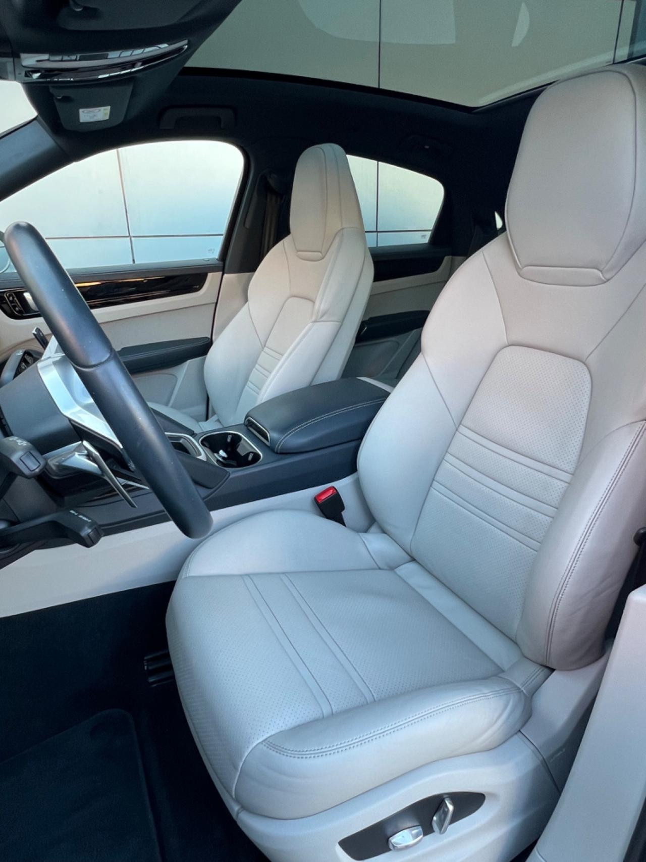 Porsche Cayenne Coupe 3.0 e-hybrid tiptronic
