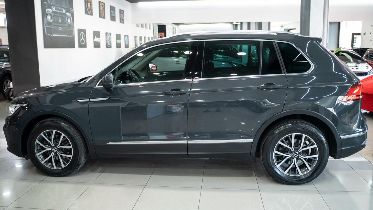 Volkswagen Tiguan 2.0 TDI LIFE 122 CV VIRTUAL CKT PACK LUCI CARPLAY LED FULL OPTIONAL