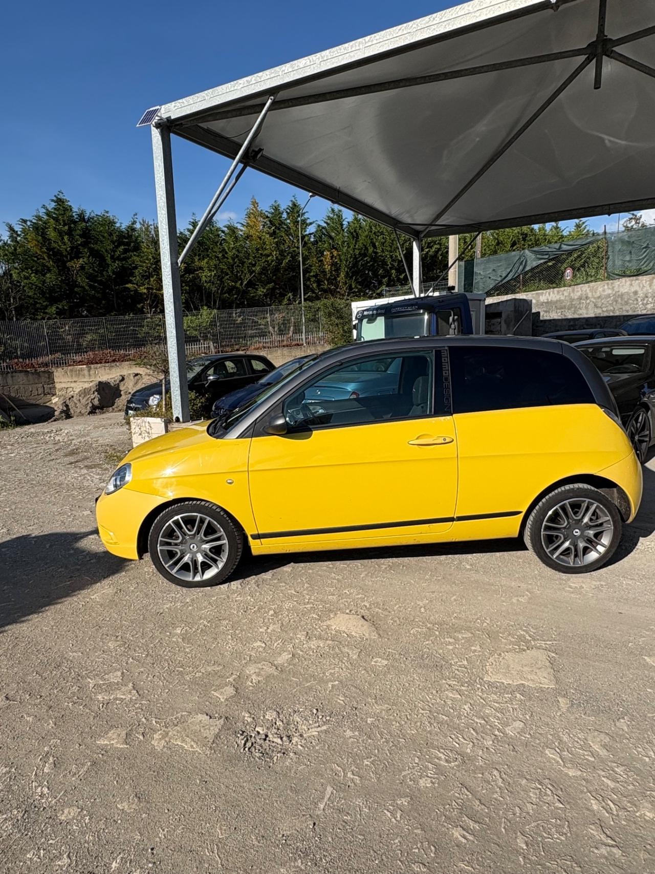 Lancia Ypsilon 1.3 MJT 75 CV DPF Sport MomoDesign