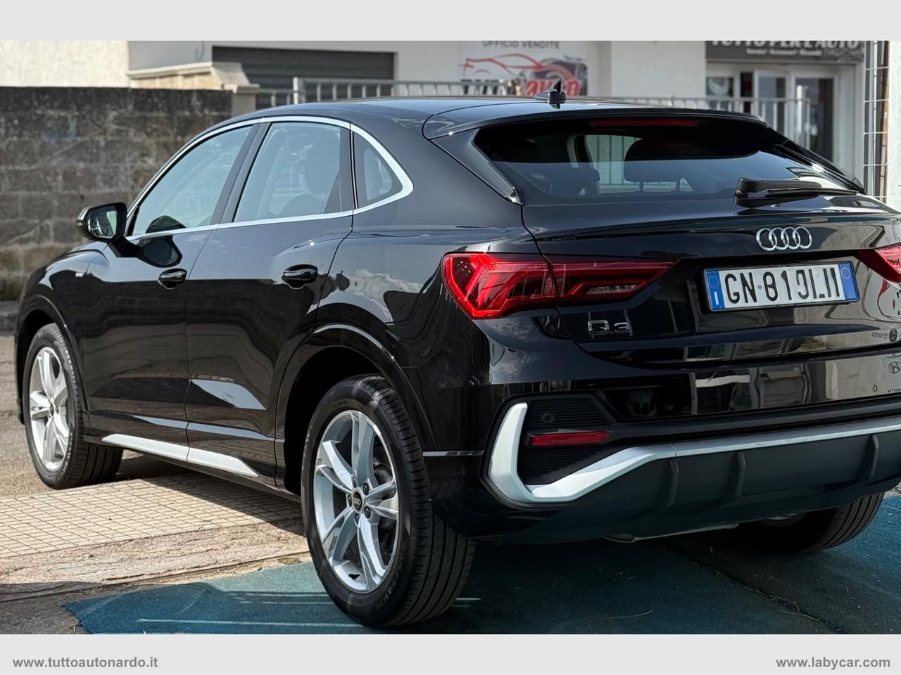 AUDI Q3 SPB 35 TDI quattro S tr. Ident. Black