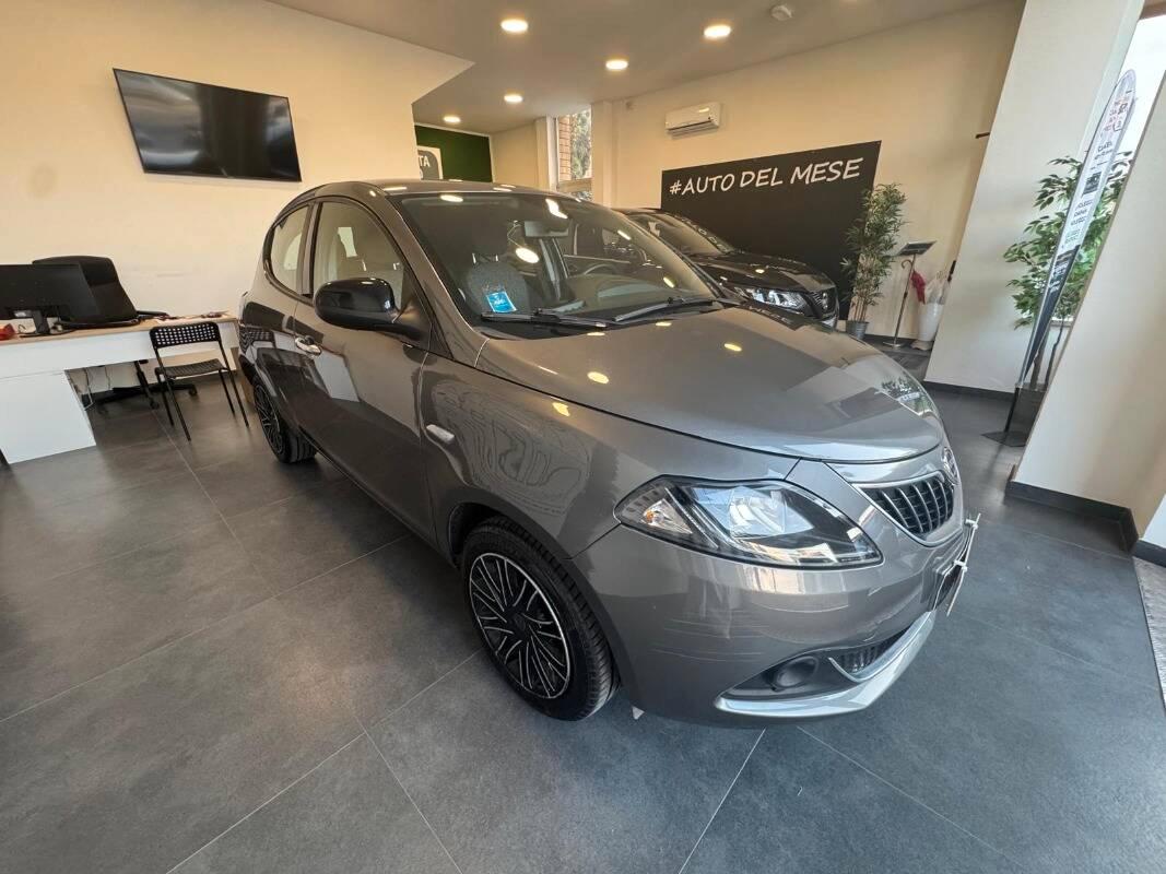 Lancia Ypsilon III 1.0 firefly hybrid Silver Plus s&s 70cv