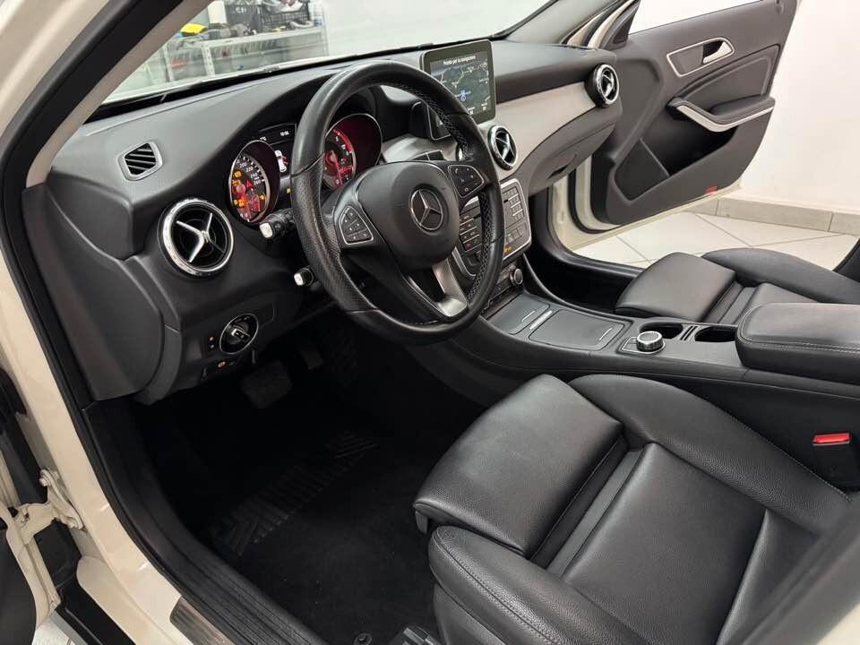 Mercedes-benz GLA 180 d Automatic Enduro 110/CV con TETTO
