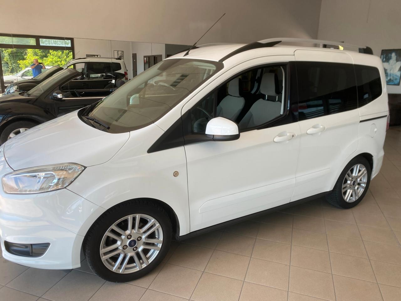 Ford Tourneo Courier 1.0 EcoBoost 100 CV Plus