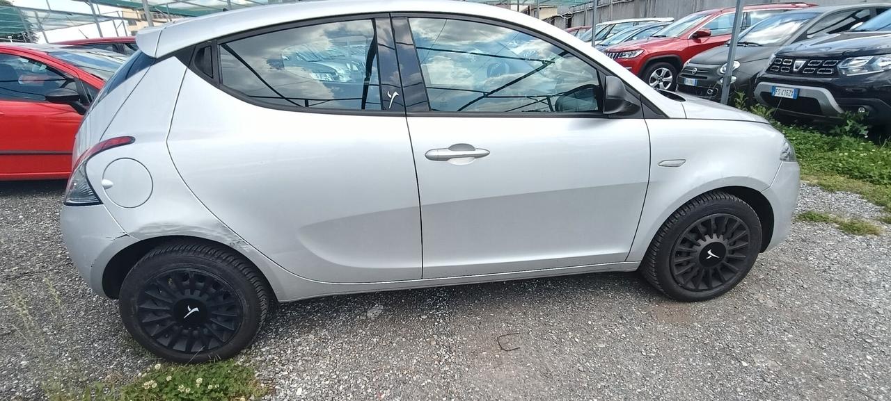Lancia Ypsilon 1.2 69 CV 5 porte GPL Ecochic Gold