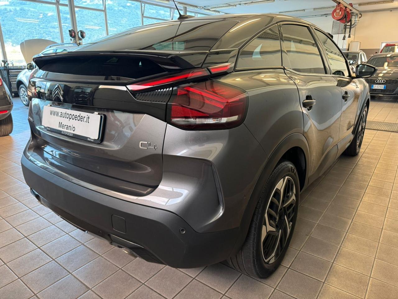 Citroen C4 PureTech 130 S&S EAT8 Shine