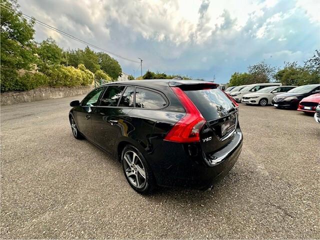 Volvo V60 D2 1.6 Powershift R-design Kinetic