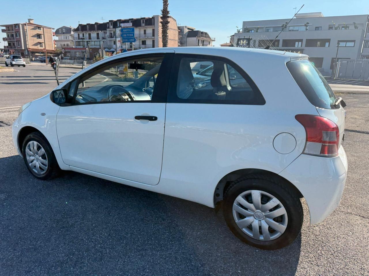 TOYOTA YARIS 3PORTE 1.0BENZINA69CV OK NEOPATENTATI