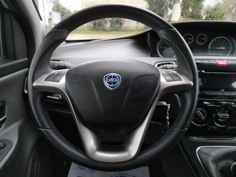 Lancia Ypsilon 1.2 69 CV 5 porte Gold