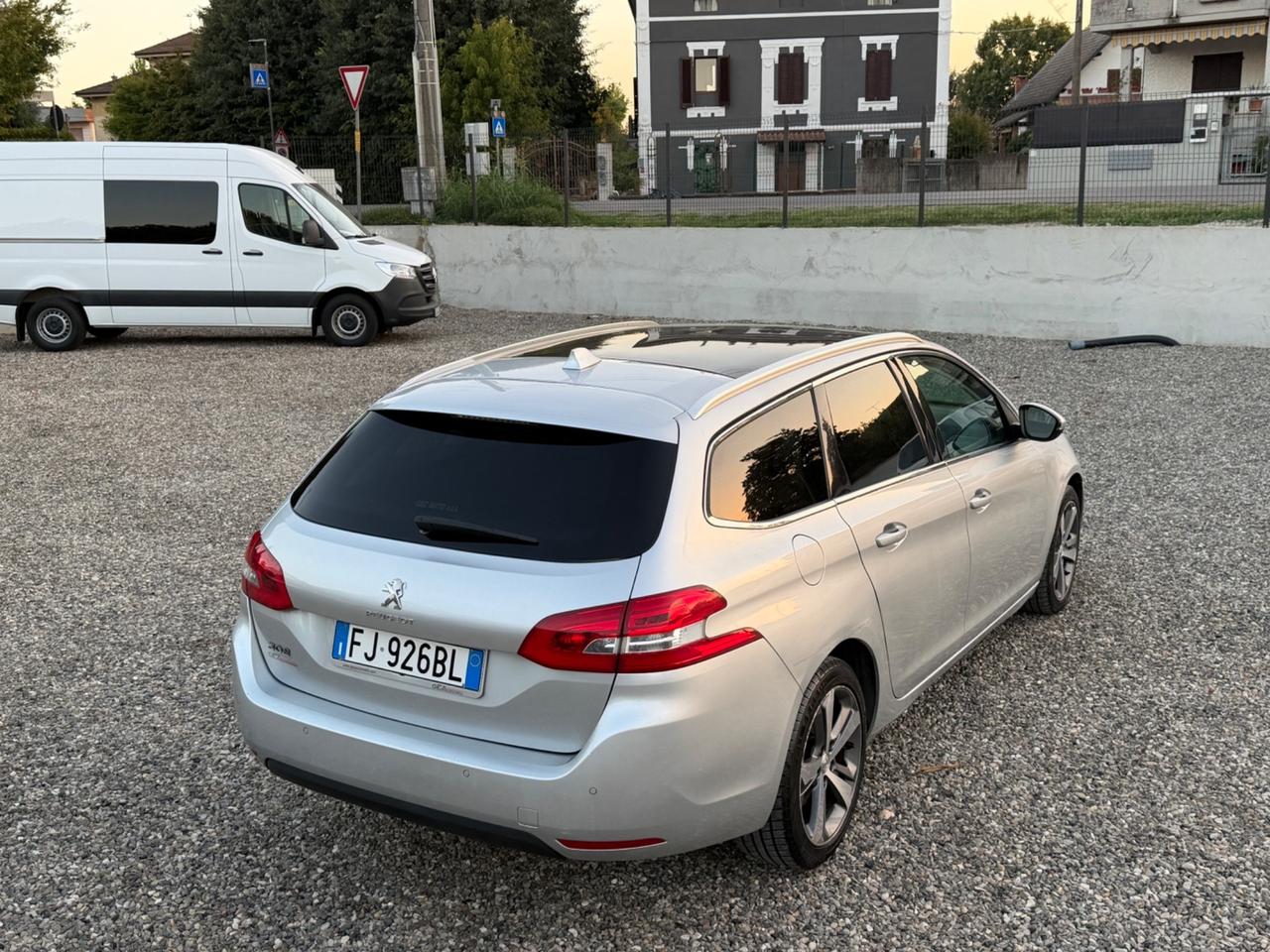 Peugeot 308 BlueHDi 120 S&S EAT6 Allure