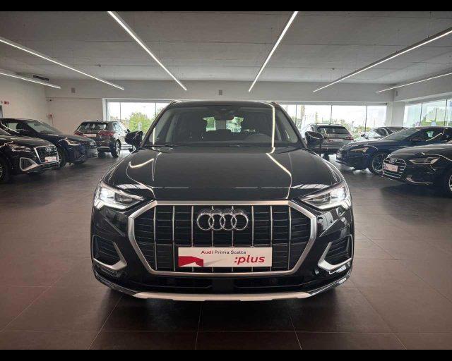 AUDI Q3 35 TDI S tronic Business Advanced