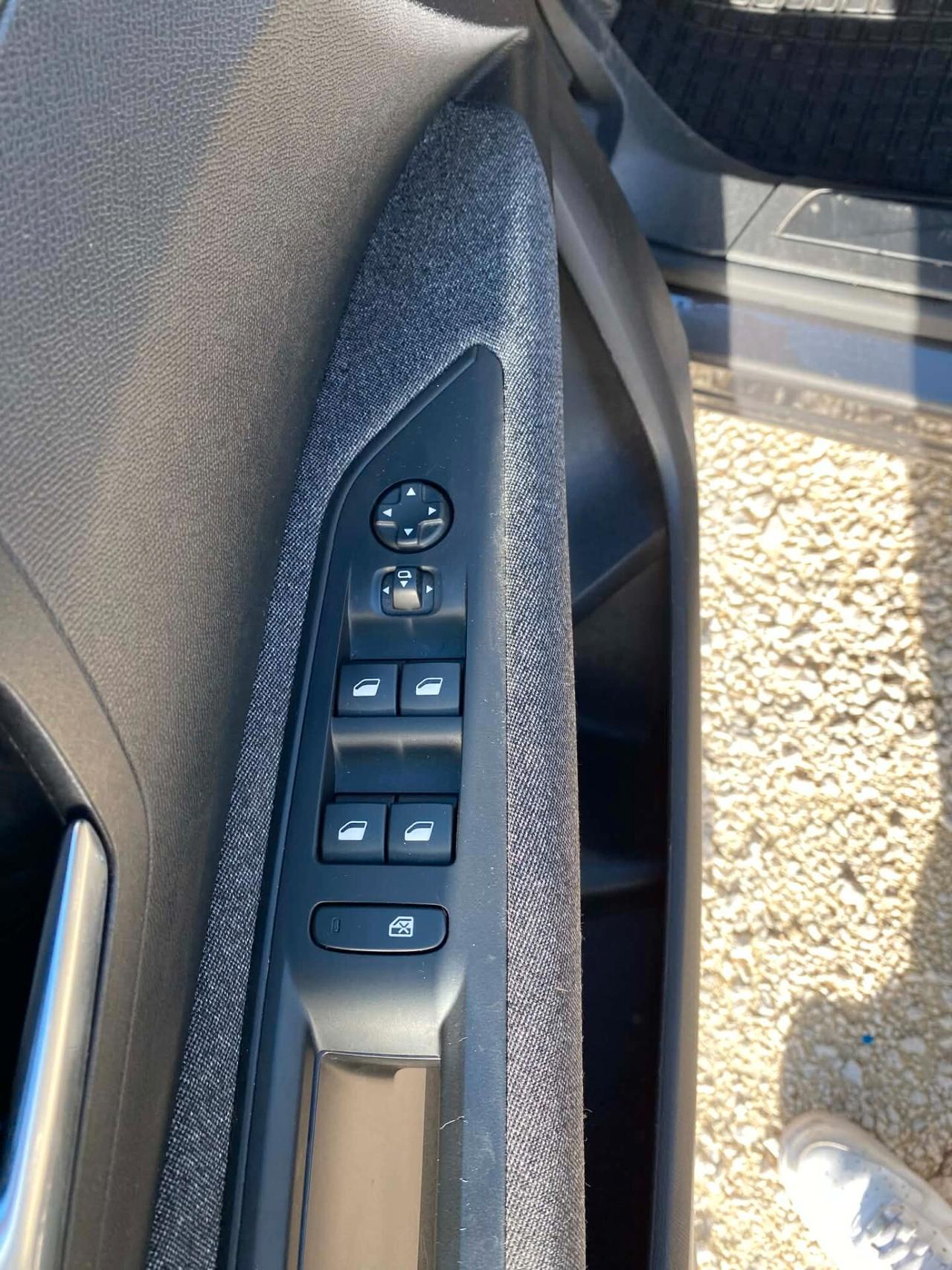 PEUGEOT 3008 1.5 131cv Allure Pack