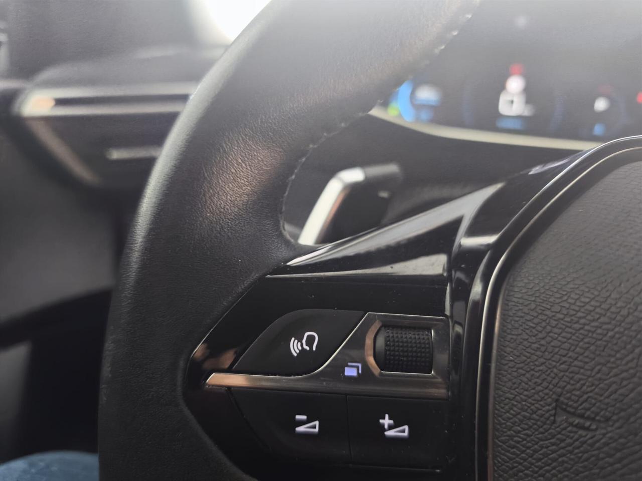 Peugeot 2008 BlueHDi 130 S&S EAT8 Allure pack