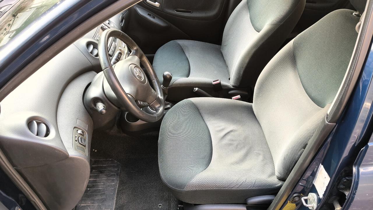 Toyota Yaris 1.3i 16V 5p Sol