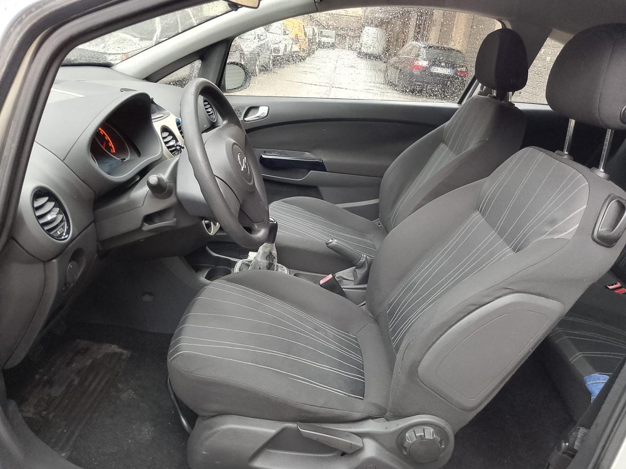 Opel Corsa 1.2 3 porte Sport