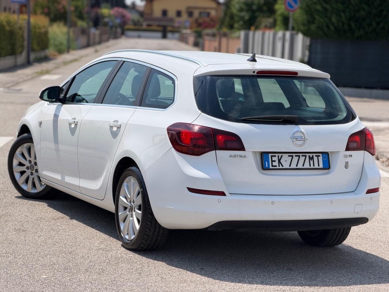 Opel Astra 1.3 CDTI 95CV S&S Sports Tourer Cosmo