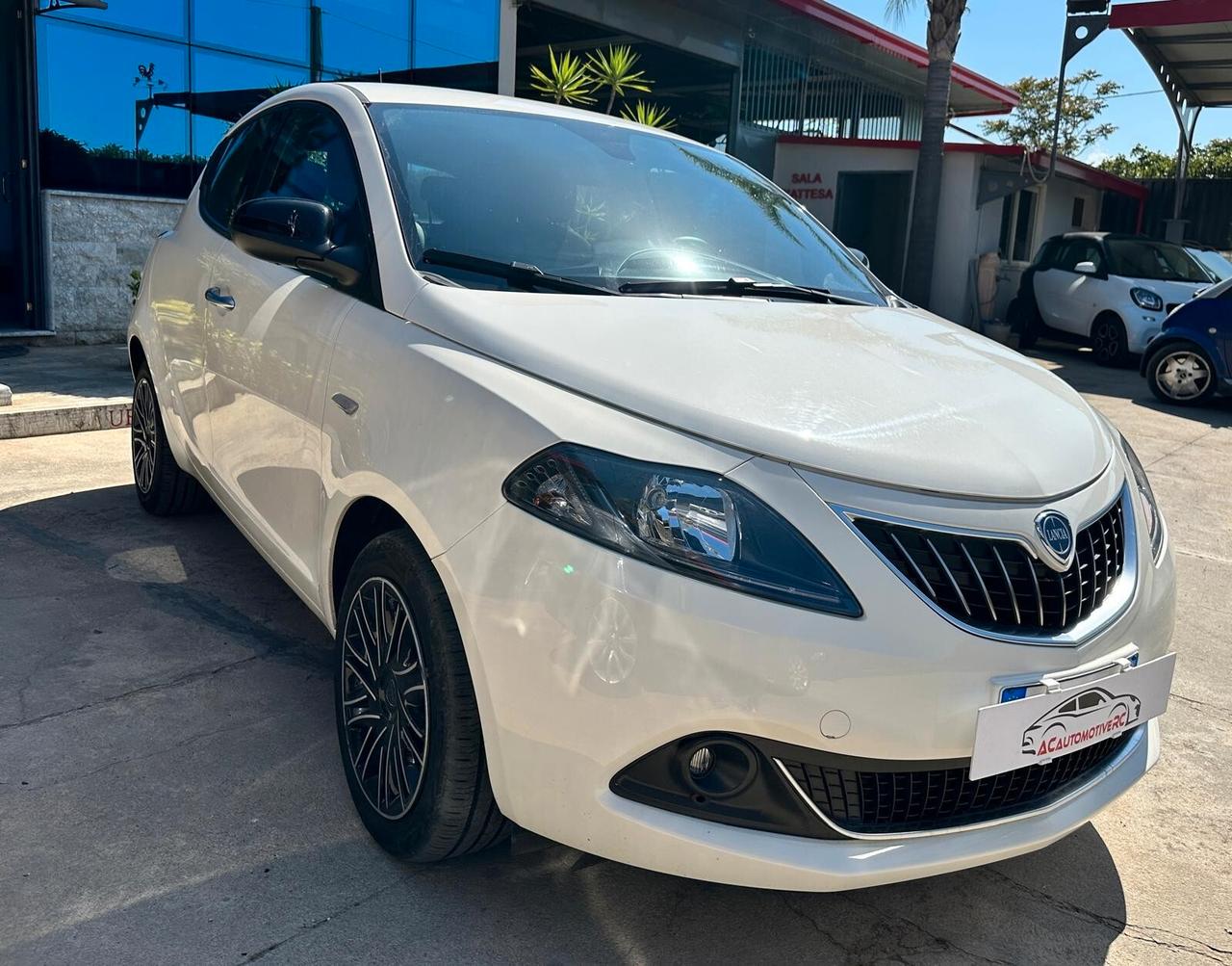 Lancia Ypsilon 1.0 FireFly 5 porte S&S Hybrid Gold