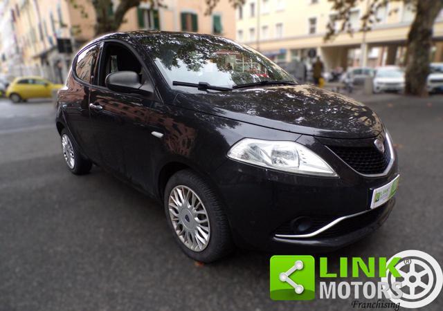 LANCIA Ypsilon 1.2 69 CV 5 porte - NEOPATENTATI!