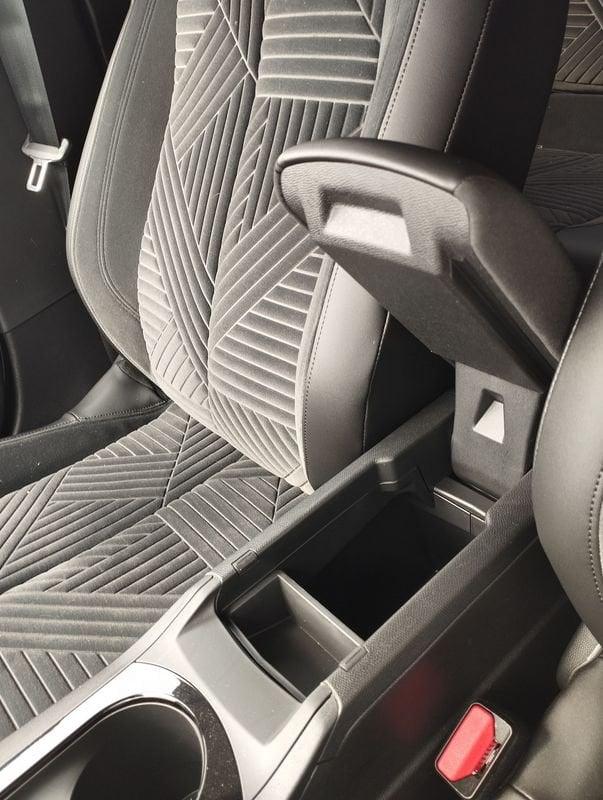 Lancia Ypsilon Hybrid e-DCT LX