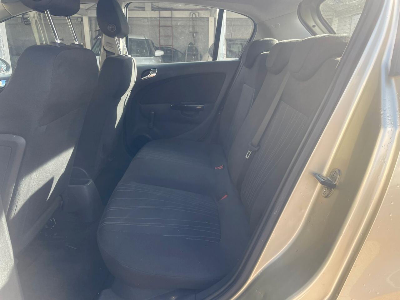 Opel Corsa 1.2 5 porte Cosmo