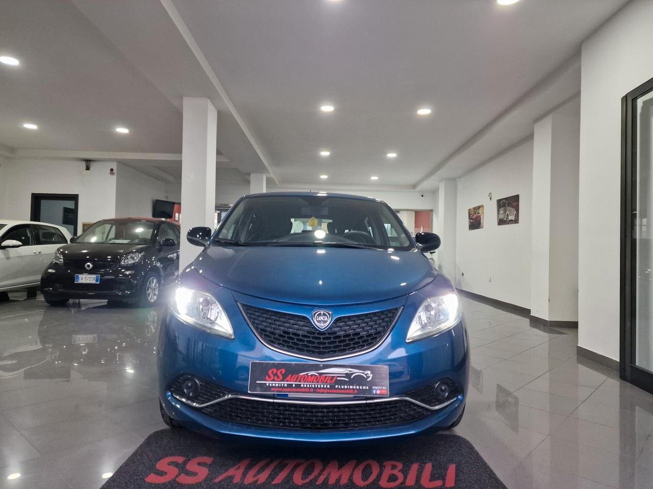 Lancia Ypsilon 1.2 69 CV 5 porte GPL Alberta Ferretti