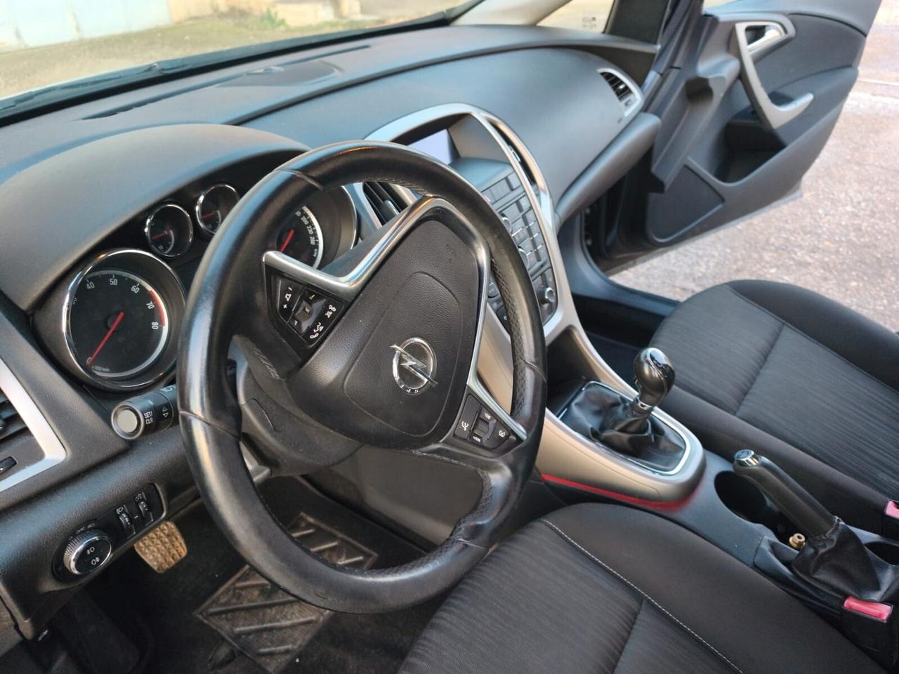 Opel Astra Sw 2012----1.4 Benzina GPL