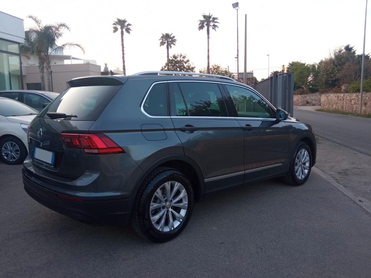 Volkswagen Tiguan 2.0 TDI Business DSG NAVI