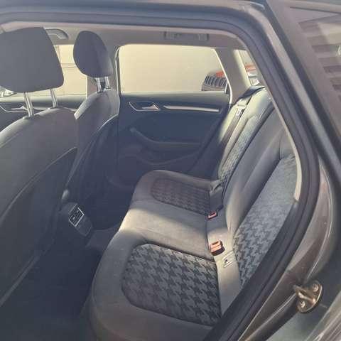 Audi A3 A3 Sportback 1.6 tdi Attraction 110cv s-tronic E6