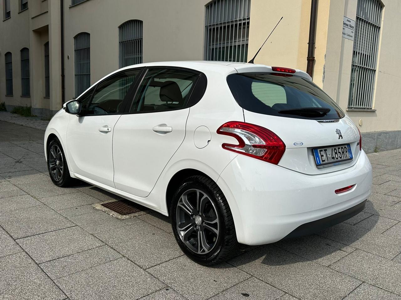 PEUGEOT 208 1.2 82CV ALLURE 2014