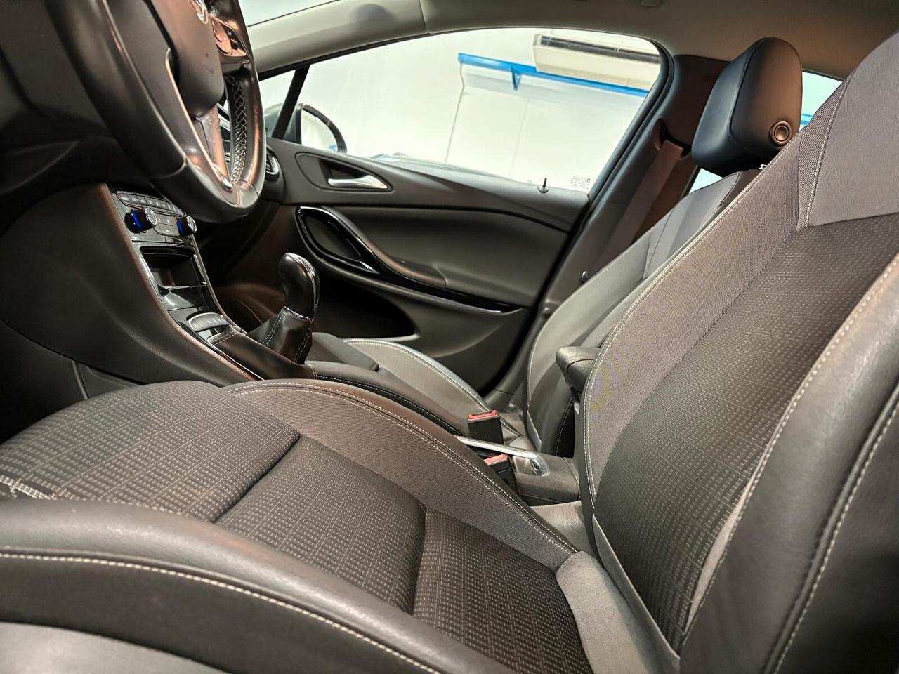 Opel Astra BUSINESS ELEGANCE 1.2 Turbo 130 CV 5 p. SPOTICAR