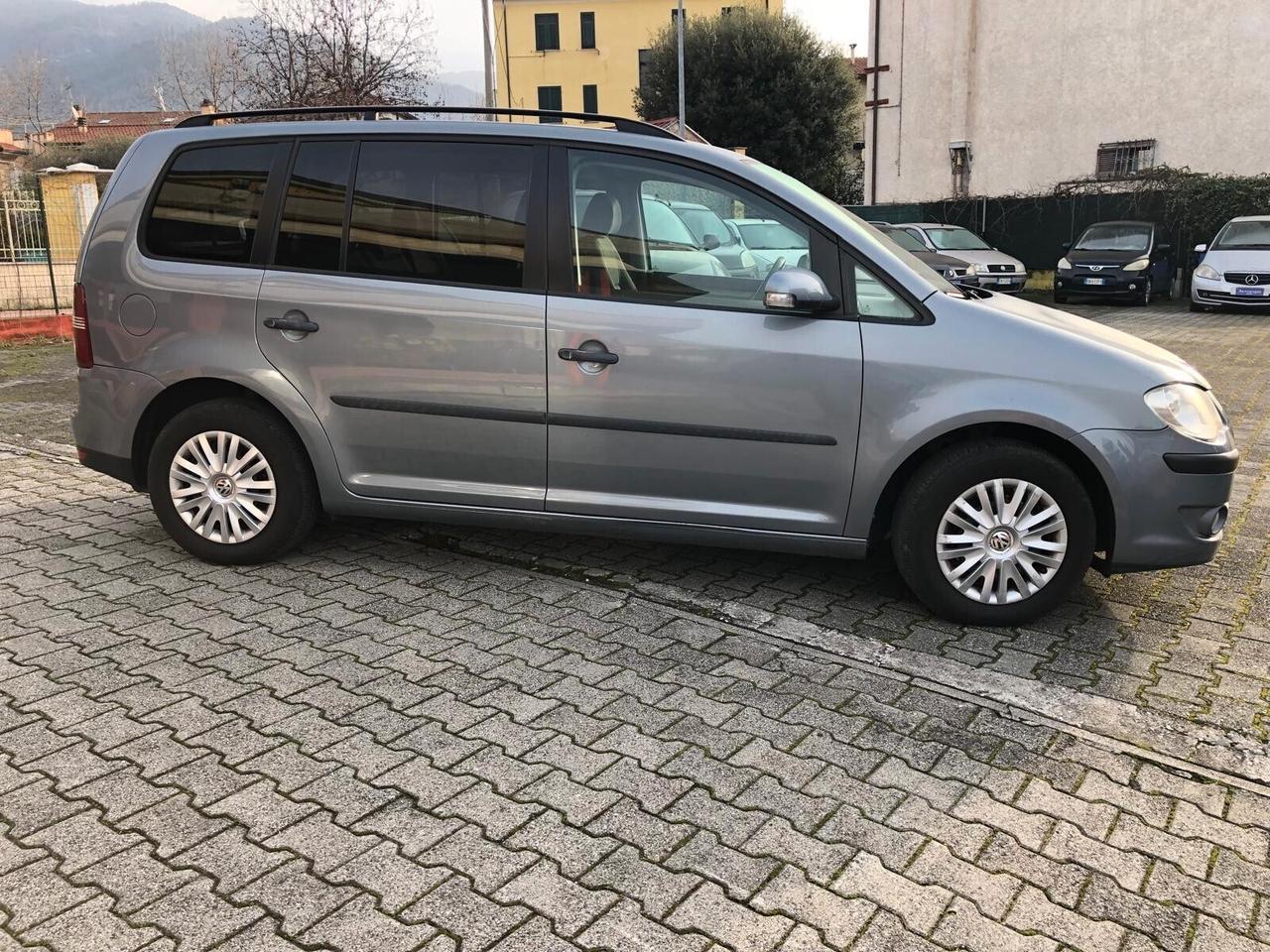 Volkswagen Touran 2.0 Ecofuel UNICO PROPRIETARIO 7 POSTI . GARANZIA 12 MESI RINNOVABILE FINO A 36 MESI!!!