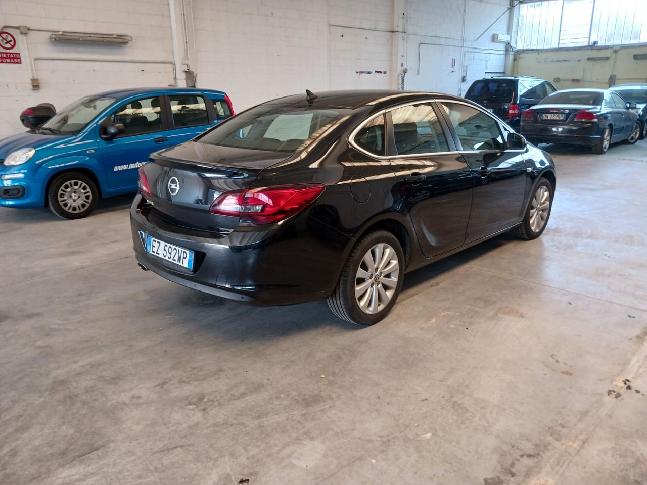 Opel Astra 1.4 Turbo 140CV 4 porte GPL Tech Cosmo