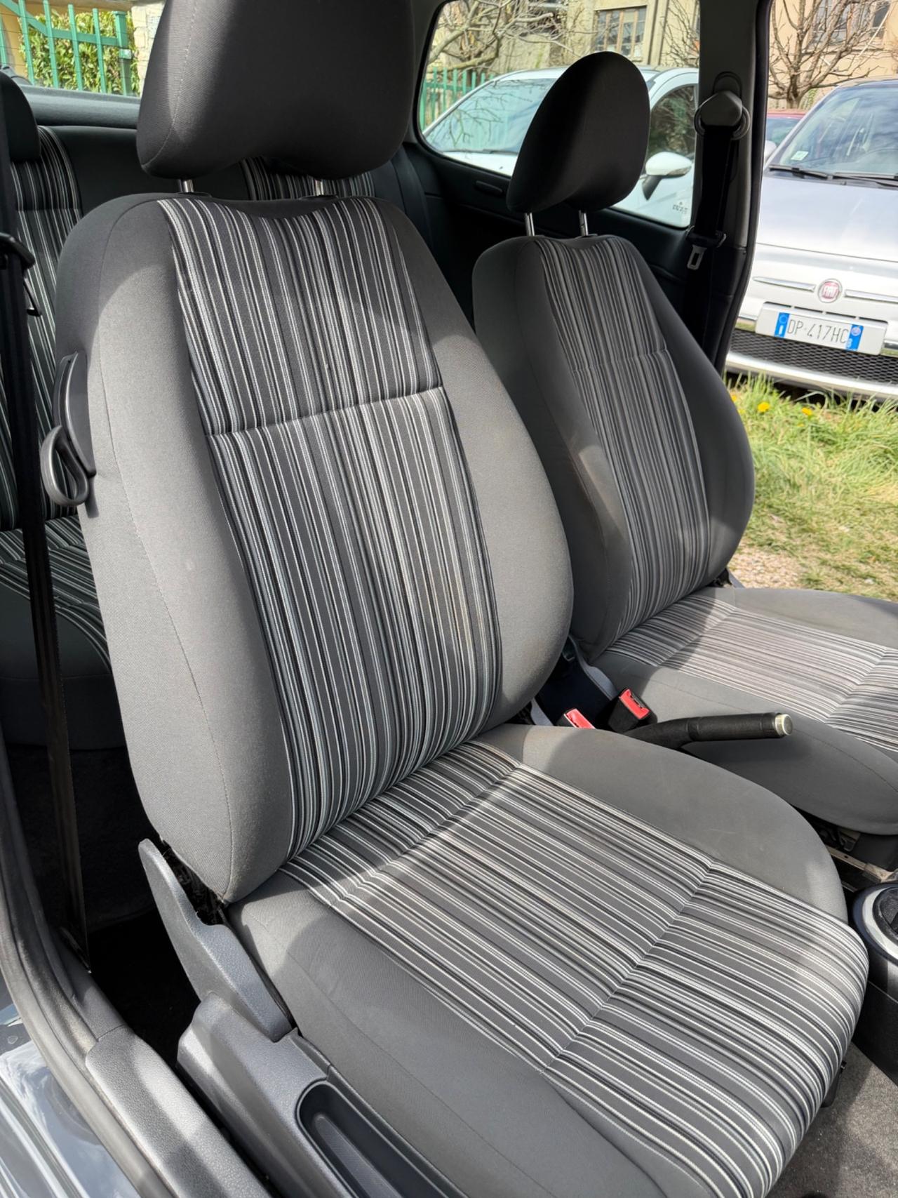 Volkswagen FOX 1.2 TRENDLINE KMCERT NEOPAT UNICOPR