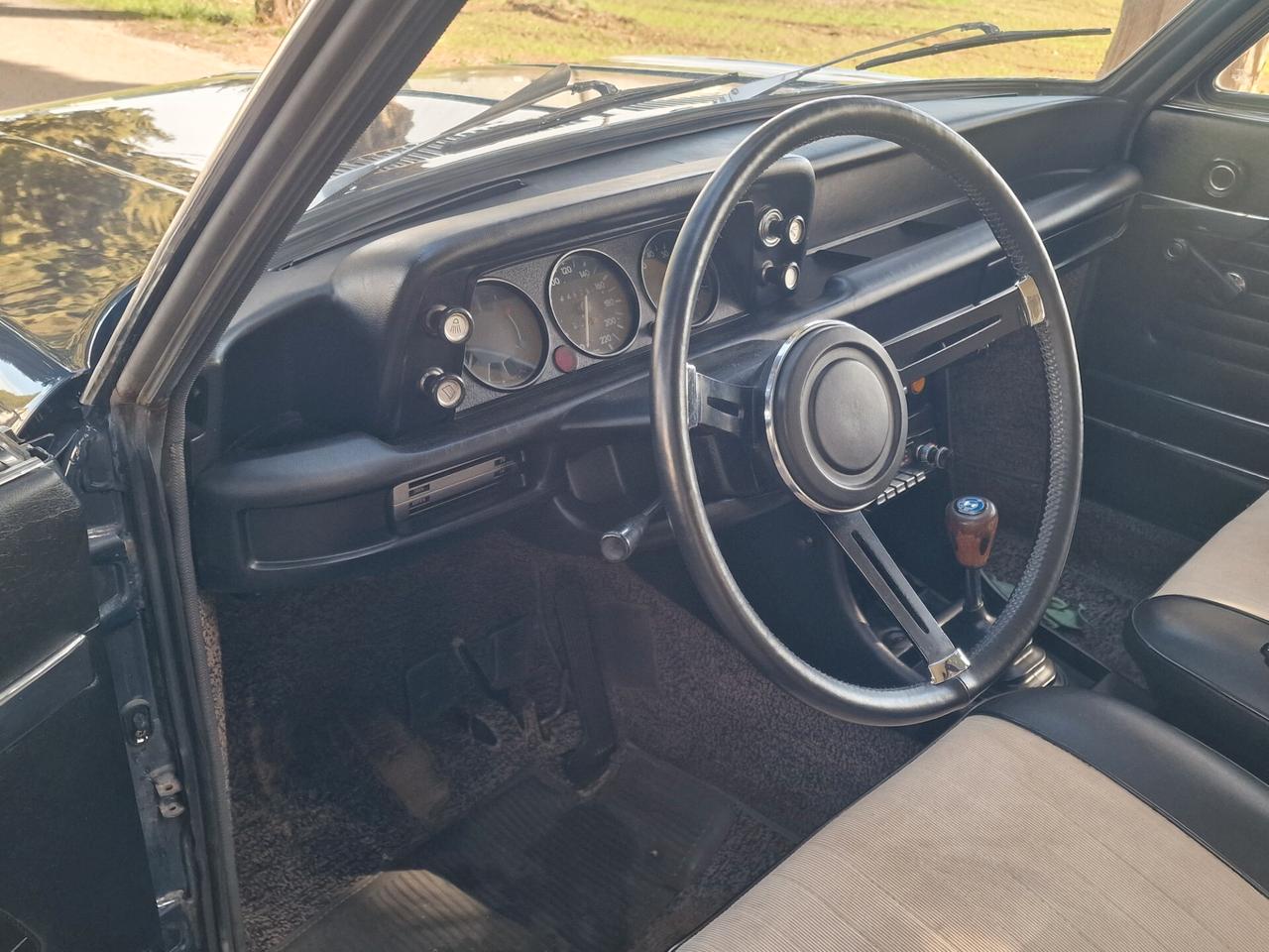 Bmw 2002 Tii - Book Service 5 speed