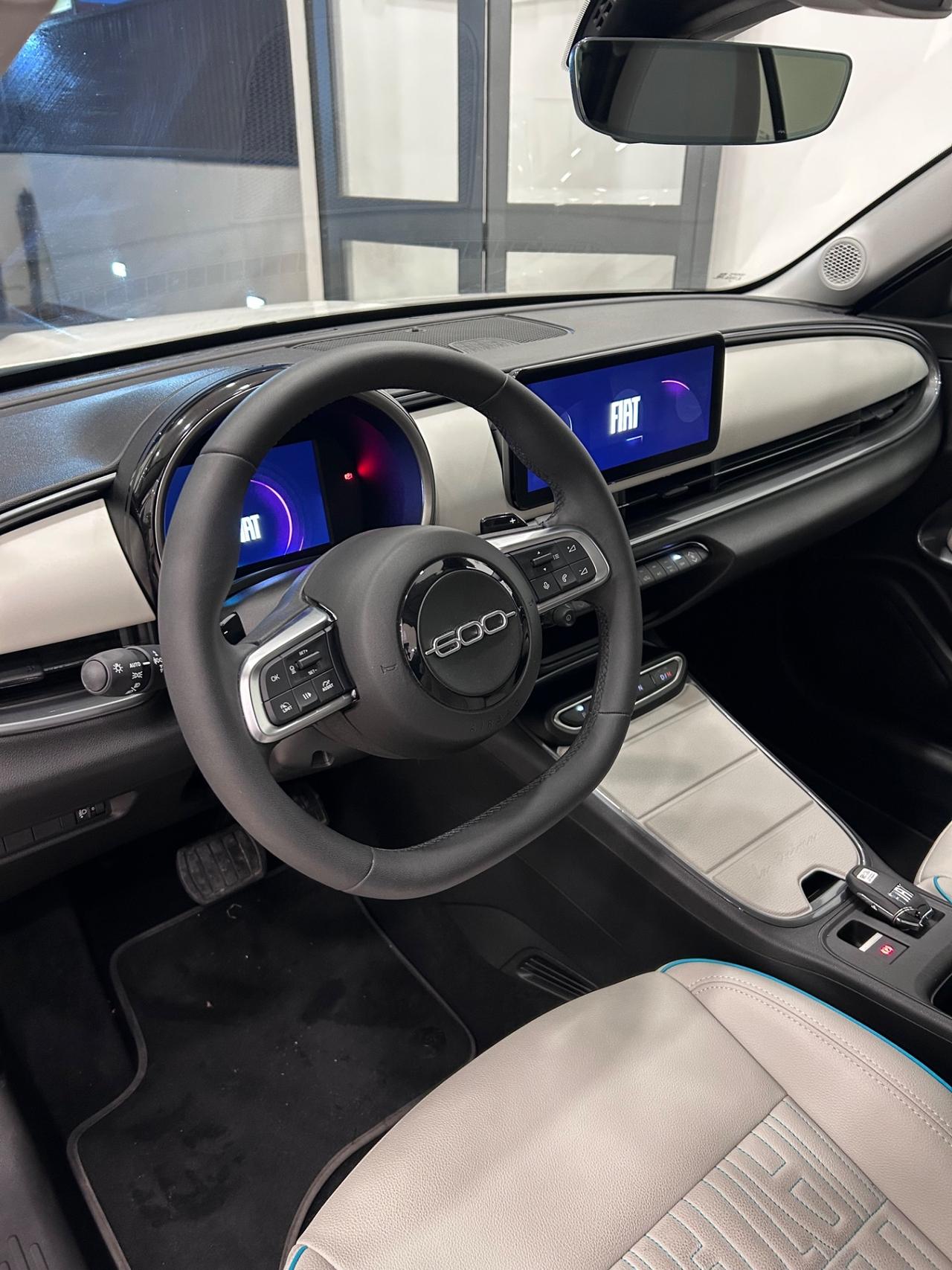 Fiat 600 Hybrid 110 CV DCT MHEV La Prima