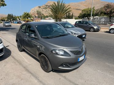 Lancia Ypsilon 1.0 neopatentati