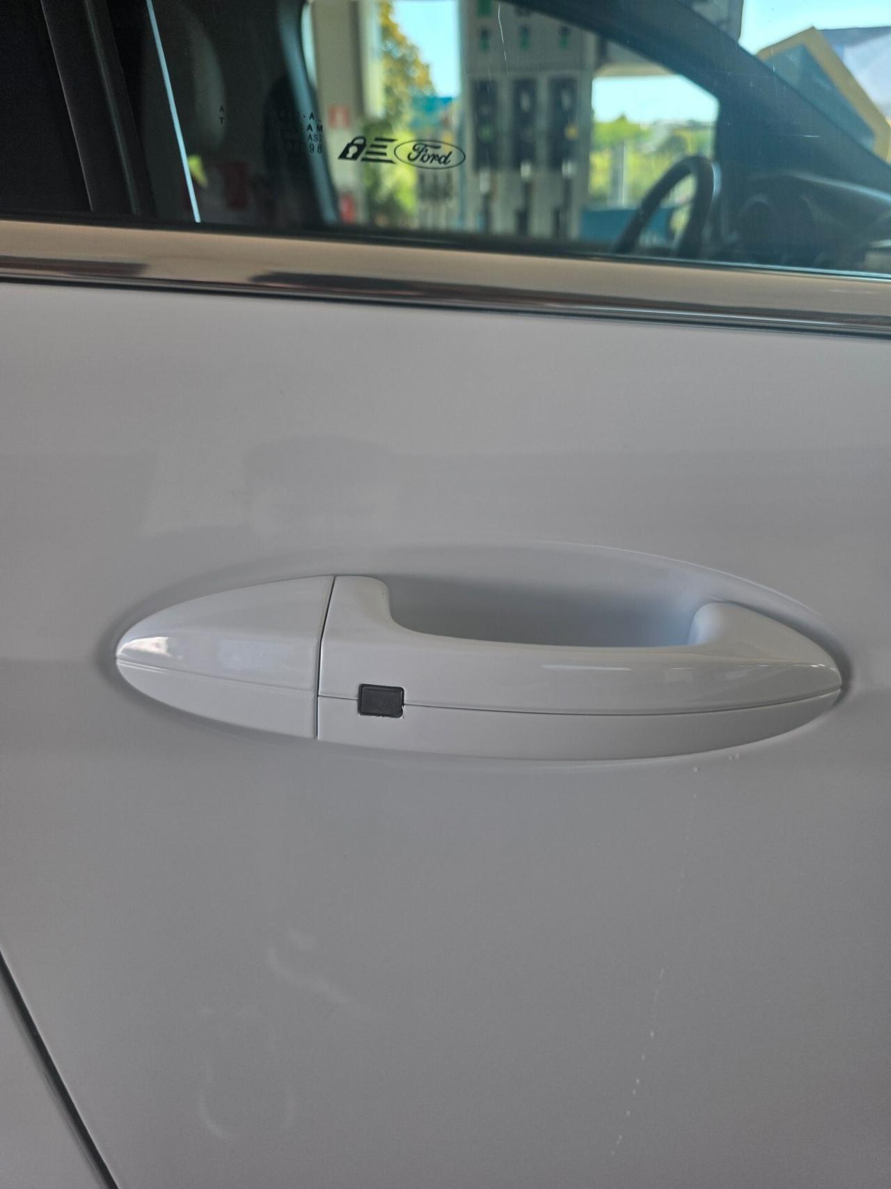 Ford B-Max Neo patentati Titanium