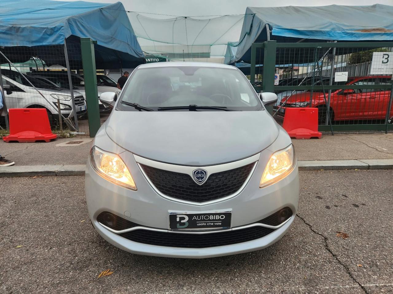 Lancia Ypsilon 1.2 69 CV 5 porte GPL Ecochic Platinum