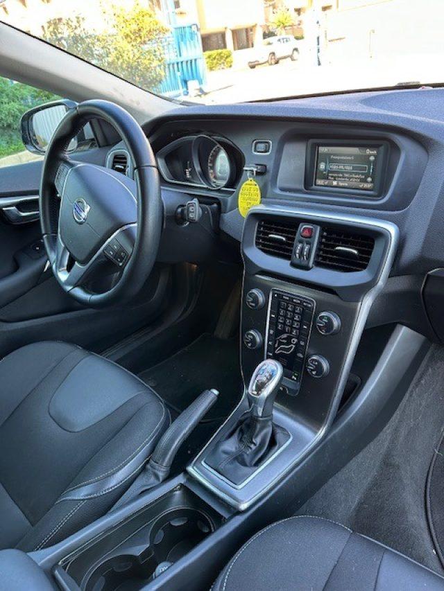 VOLVO V40 D3 Geartronic Momentum