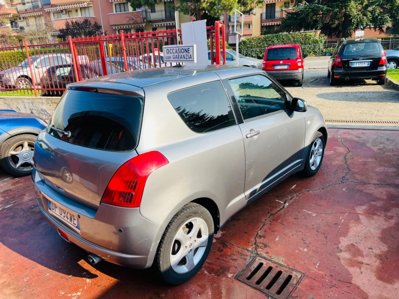 Suzuki Swift CON 12 MESI DI GARANZIA INCLUSI NEL PREZZO